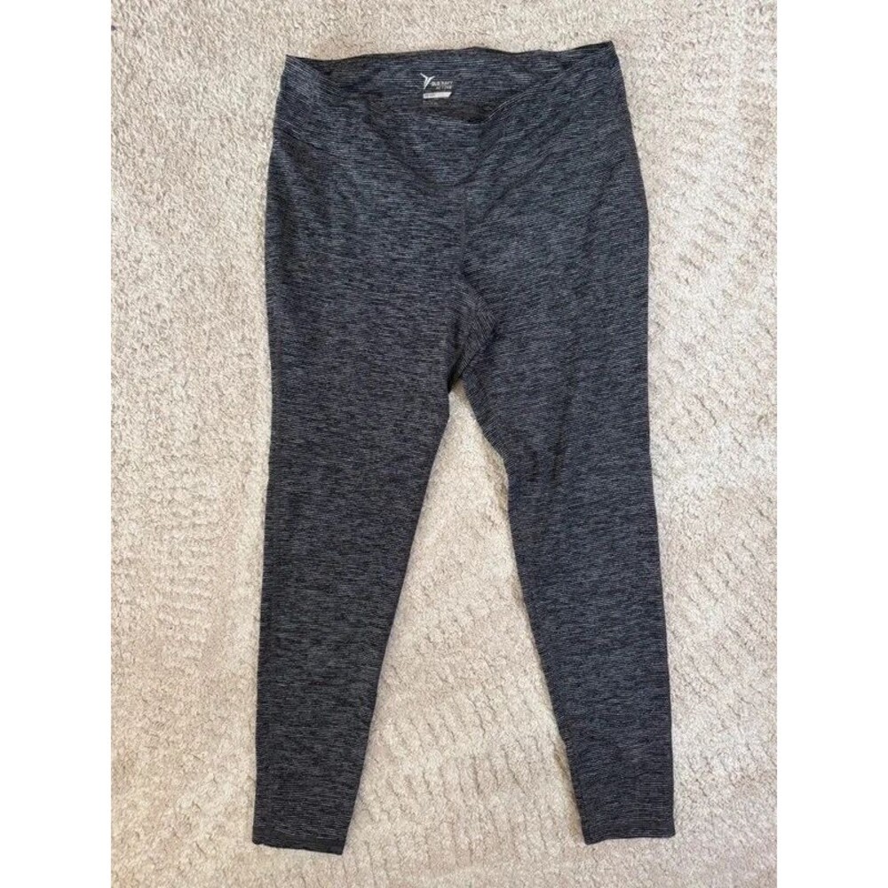 Old Navy Active “Go Dry” striped leggings